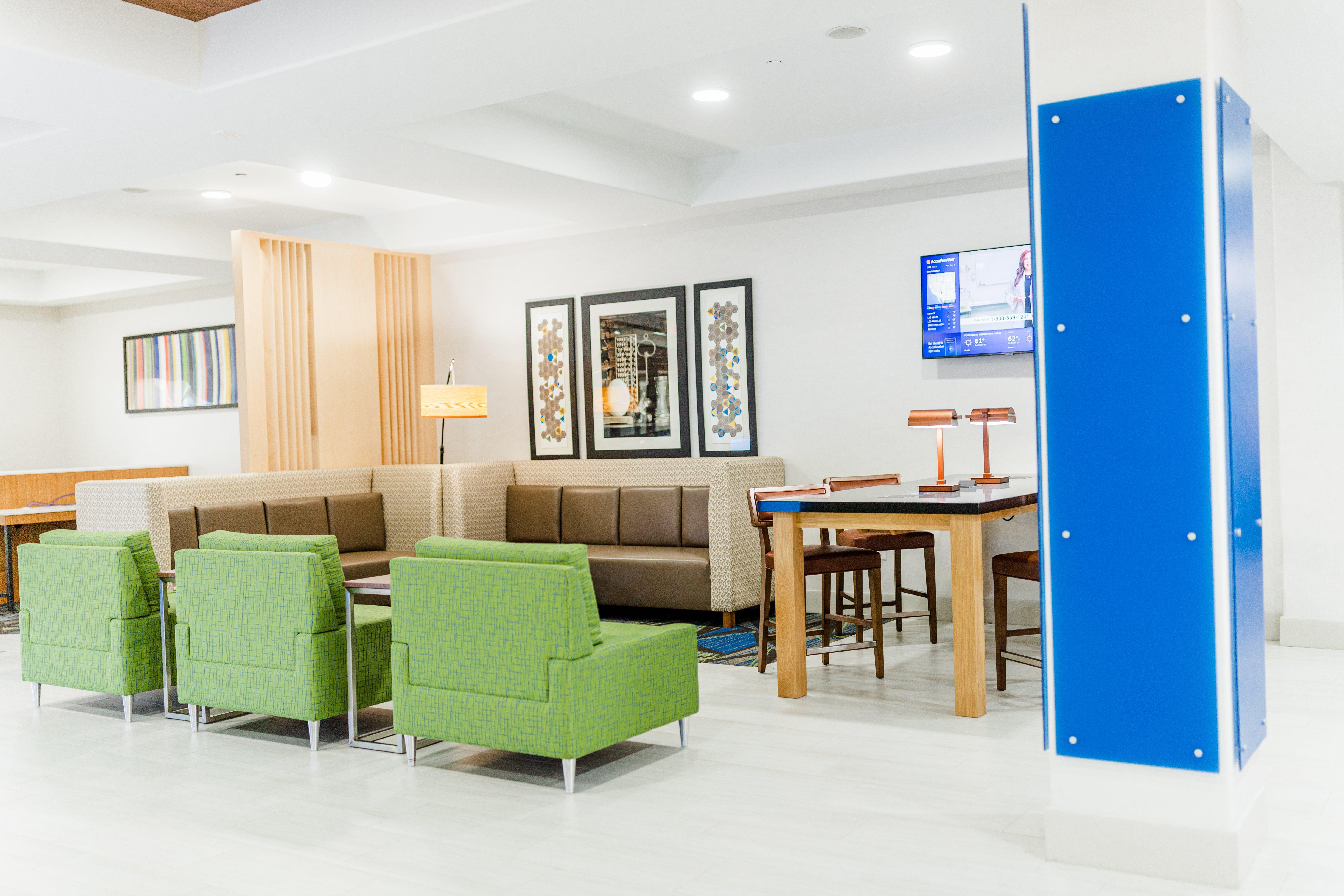 Holiday Inn Express - Andalusia By Ihg Екстер'єр фото